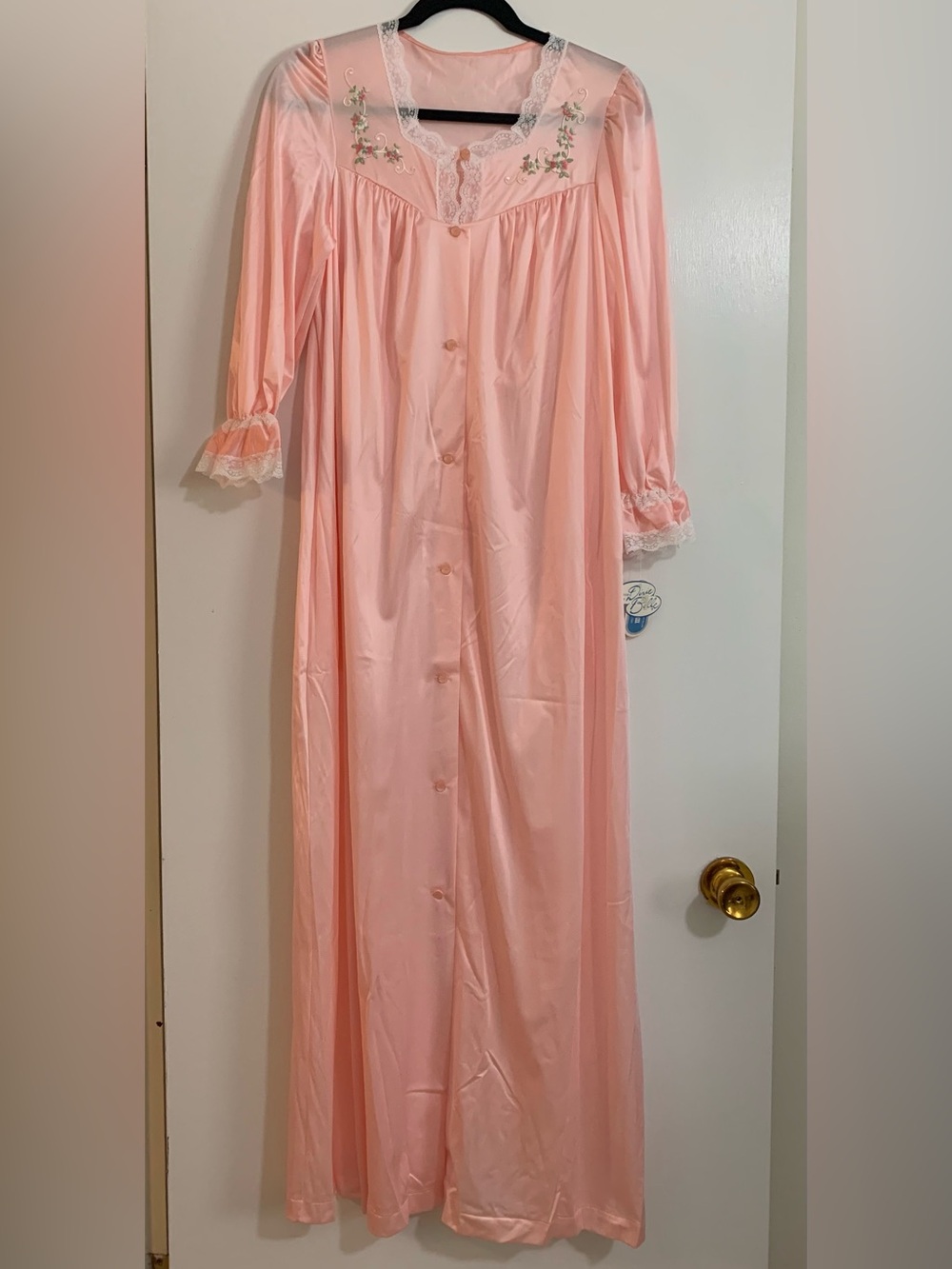 NWT Vintage Pink “Dixie Belle” Nylon Peignoir Robe w Lace Accents Maxi